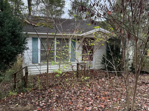 602 Indian River Bd Rd, Jacksboro, TN 37757