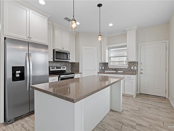 4th image of 4000 Whitewing Ave #2