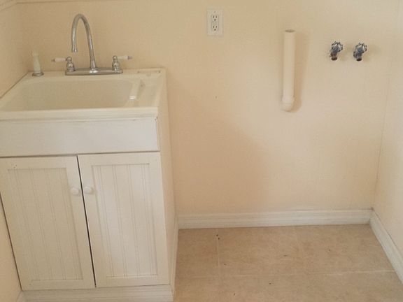 5th image of 10932 N Boulevard St