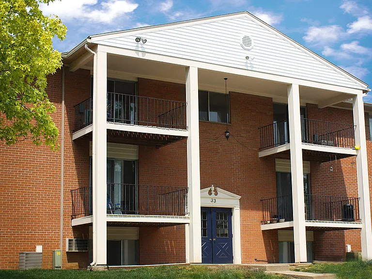 Crown Ridge Apartments — Photo 34