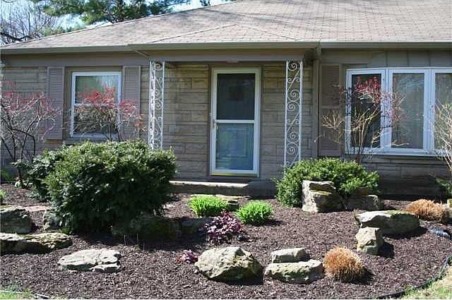 1st image of 7890 Forest Ln