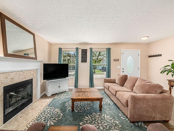 4th image of 4976 Baycroft Dr