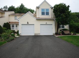 25 Watchung Trl, Branchburg, NJ 08876