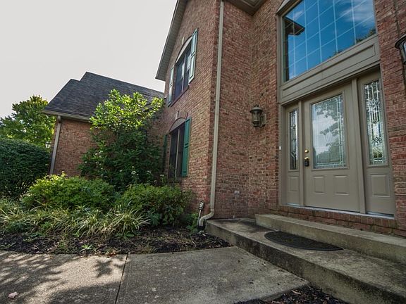 2nd image of 5941 Woodthrush Ln