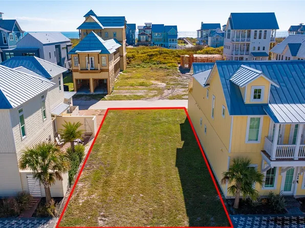704 Sunrise Ave, Port Aransas, TX 78373