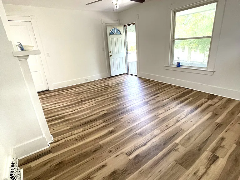 205 205/207 E 3rd St #205 — Photo 6