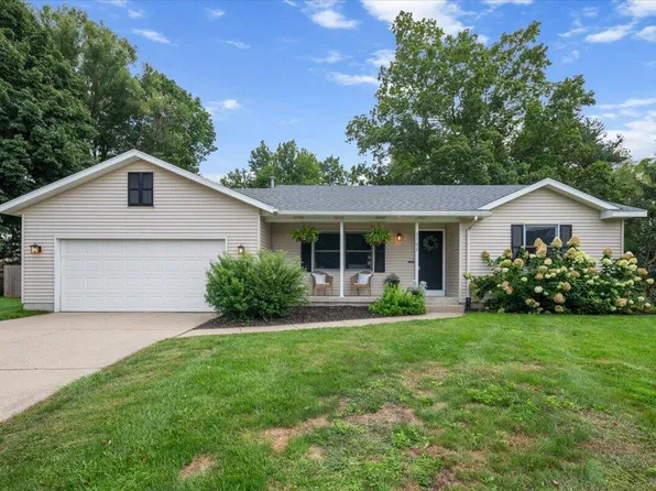 3702 Mesa Ct NE, Rockford, MI 49341