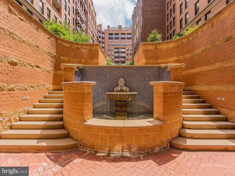 631 D St NW #637 — Photo 34