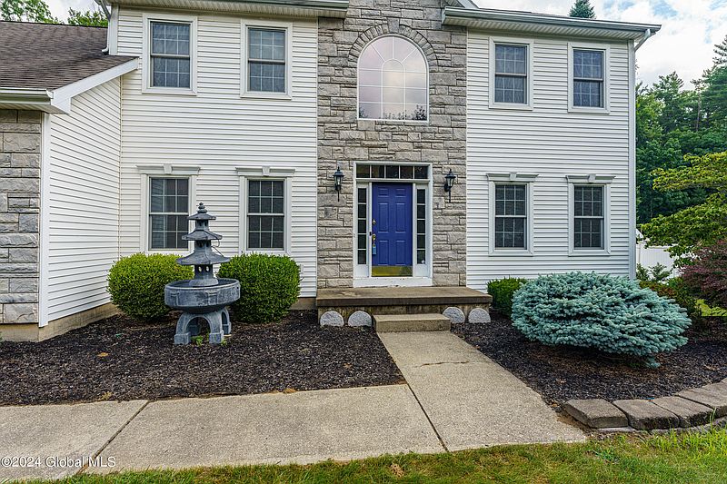 3rd image of 20 Birch Hill Road