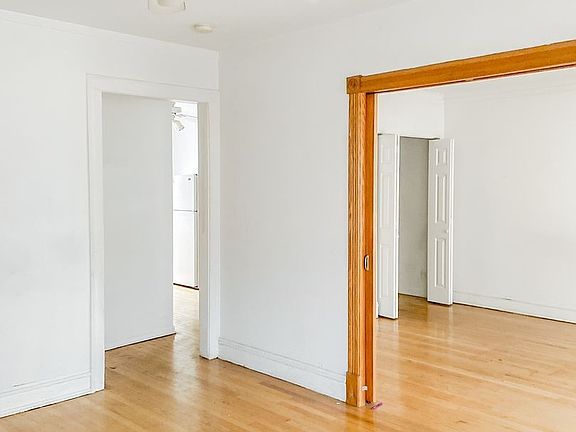 5th image of 5039 N Wolcott Ave #1