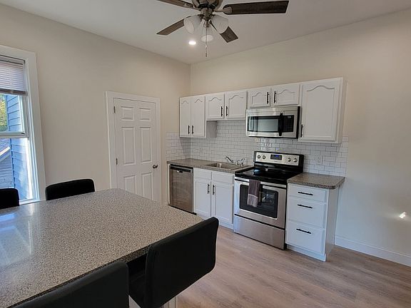 4th image of 110 Analomink St