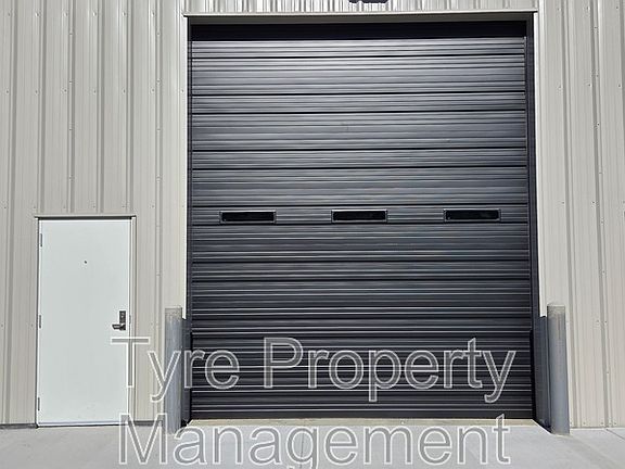 5th image of 3945 Lee St Unit 1