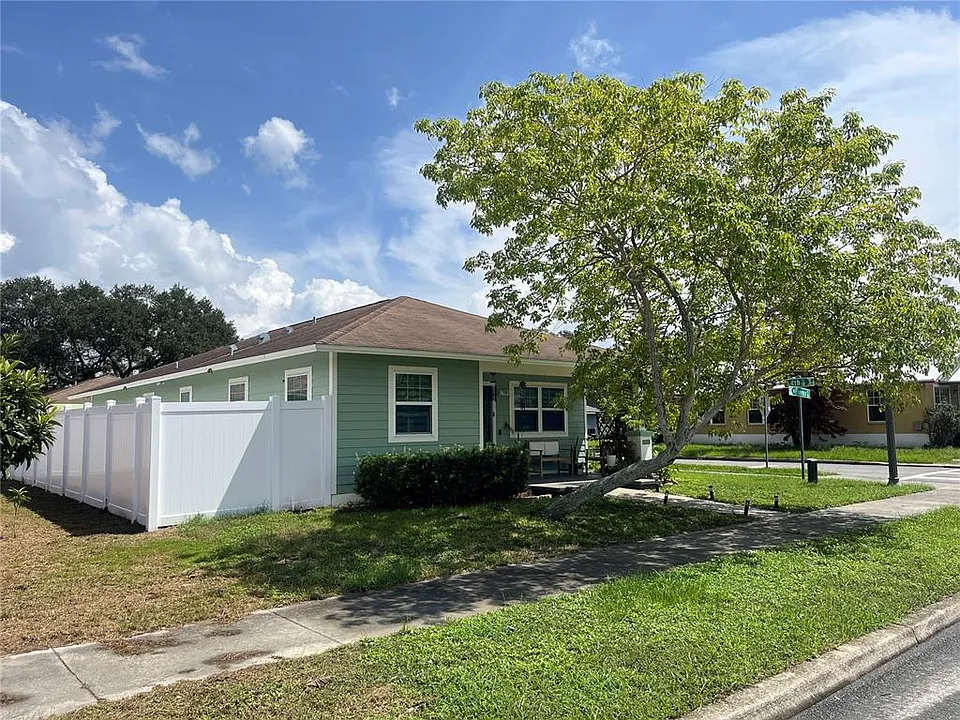 1165 N Florence Ave