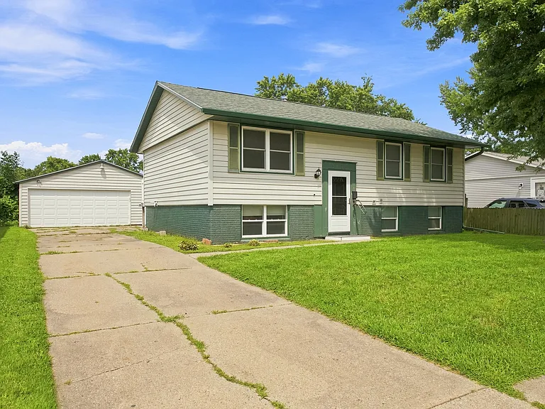 3416 W Columbia Ave — Photo 3