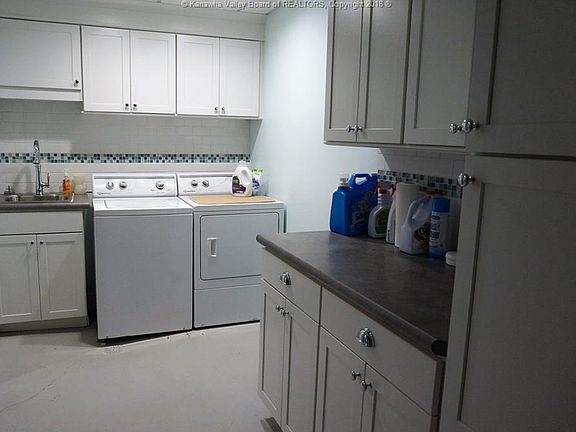 5th image of 1514 Village Dr
