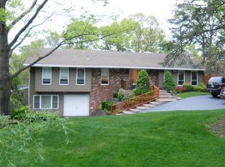 59 Woodland Ln, Smithtown, NY 11787