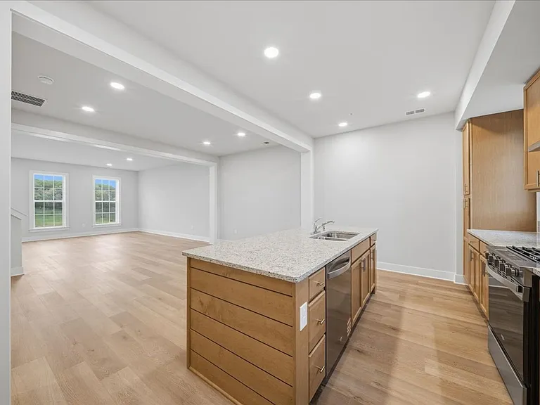 505 Freeman St — Photo 12