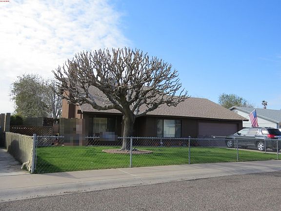 3rd image of 2307 W Betty Elyse Ln