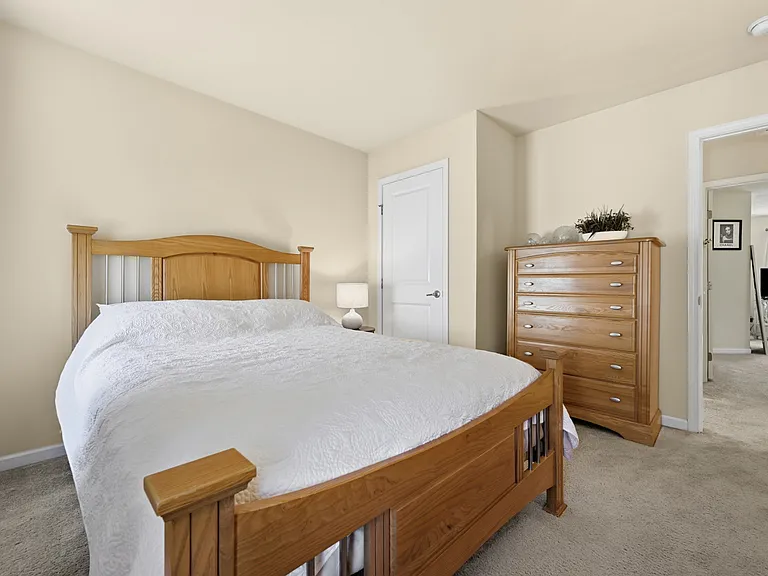 601 Pointe View Dr — Photo 16