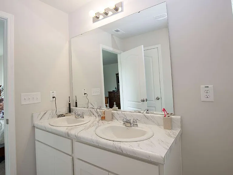 413 Century Ln — Photo 34