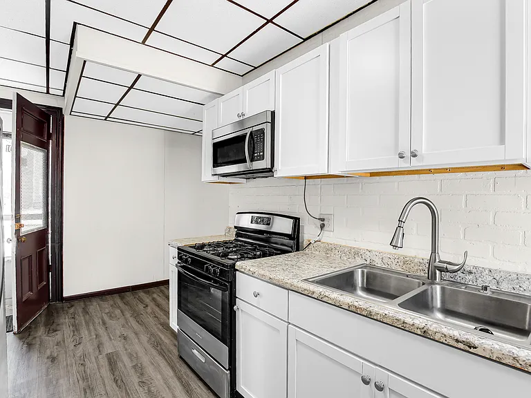 201 N Hickory St #1 — Photo 8