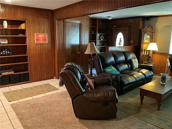 5th image of 321 Robinhood Dr