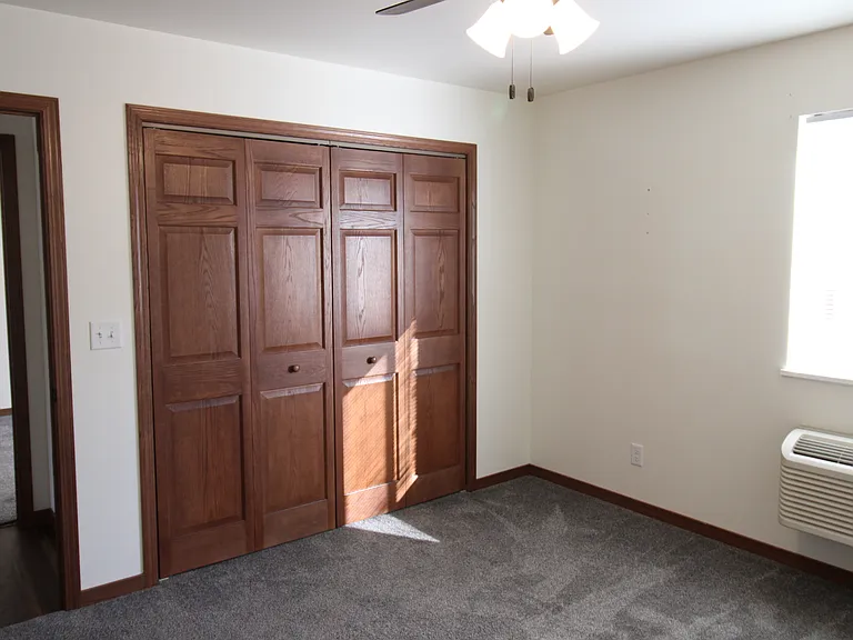 Dreamsville Apartments — Photo 34