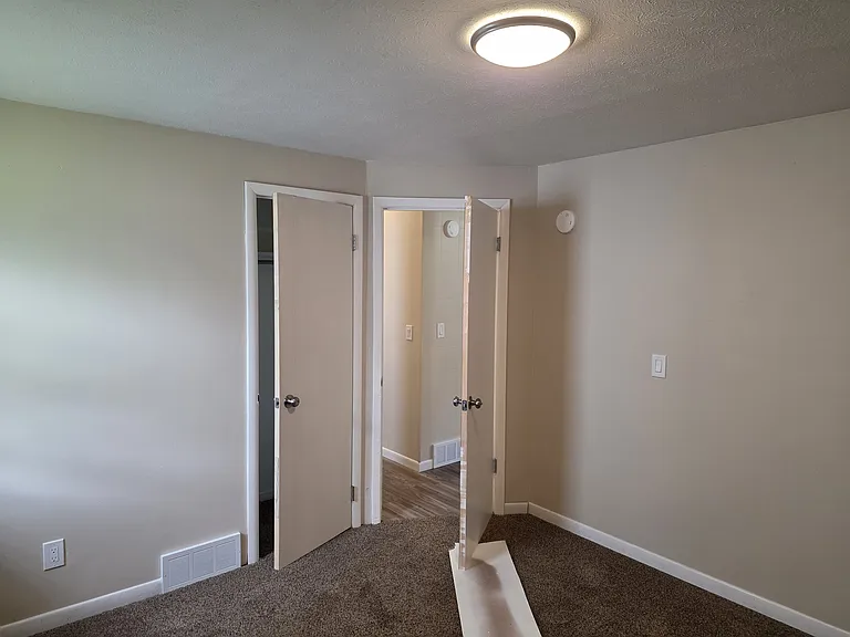 1662 Shriver Ave NE — Photo 11