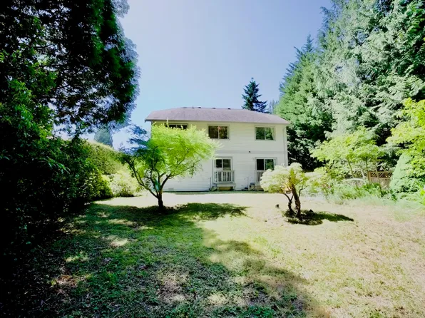 852 Tralee Pl, Gibsons, BC V0N 1V7