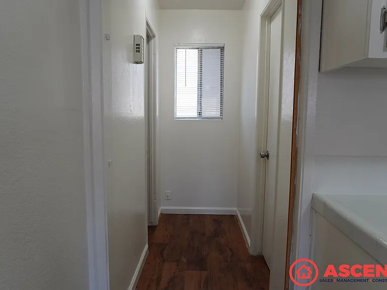 1020 Valhalla Dr — Photo 6