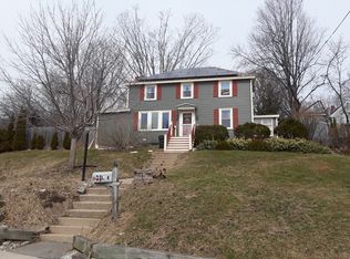 33 Lake St, Amesbury, MA 01913