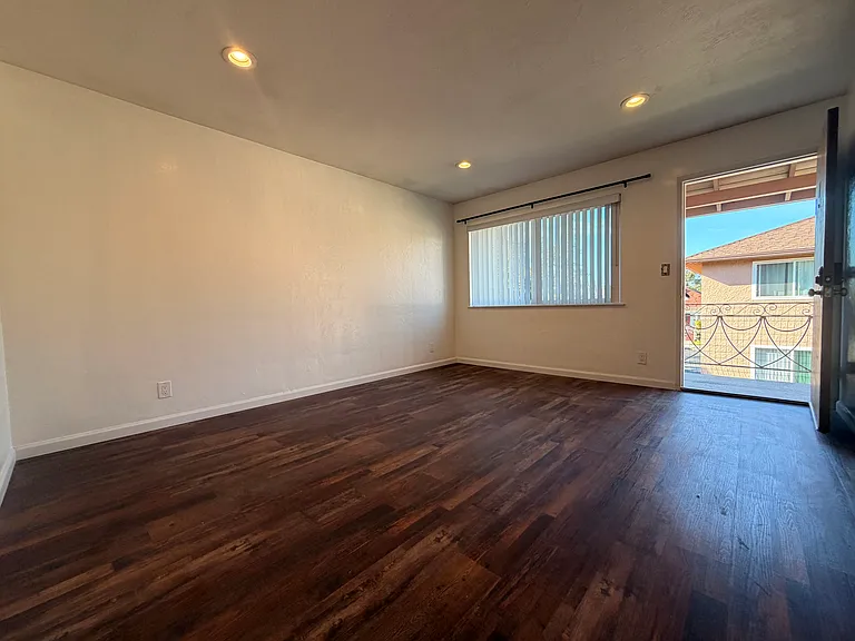 1156 Santa Clara St #9 — Photo 11