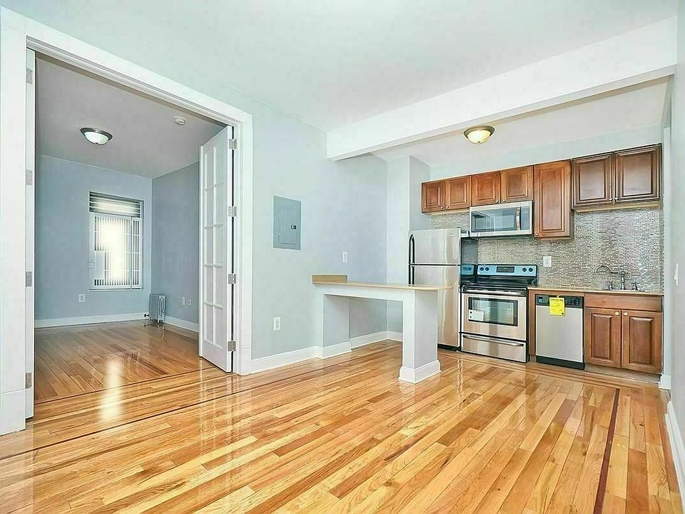 1st image of 672 Saint Nicholas Ave APT 33