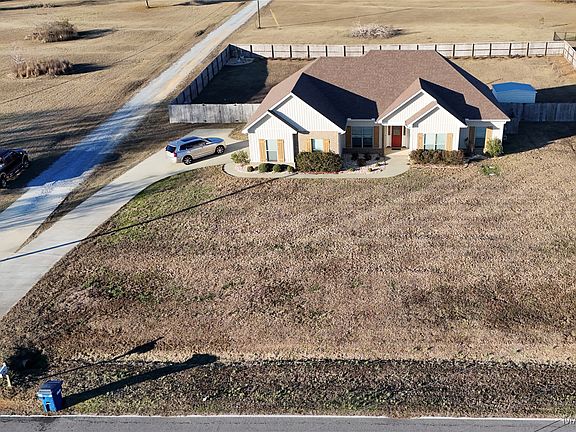 2nd image of 1070 Weldon Rd