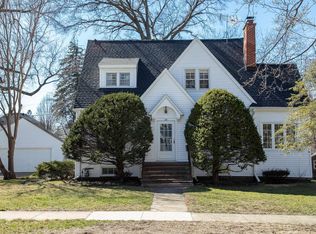 320 Columbia Cir, Waterloo, IA 50701