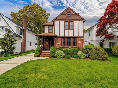 312 N Forest Avenue, Rockville Centre, NY, 11570