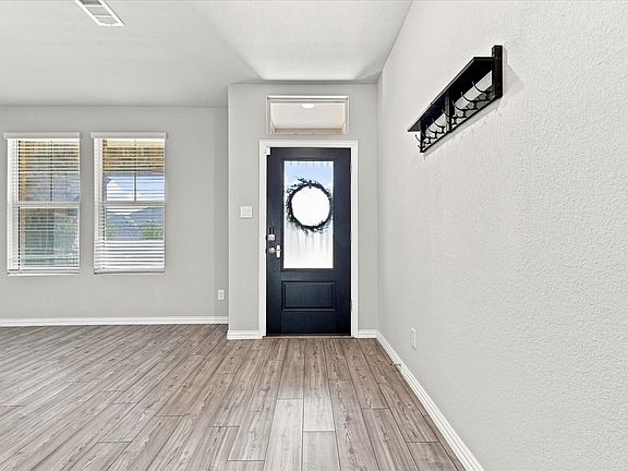 3rd image of 3316 Kingsdown Dr