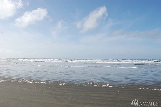 1st image of 527 Ocean Shores Blvd NW