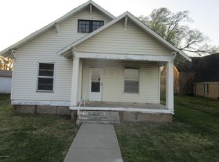 204 Parks St, Claude, TX 79019