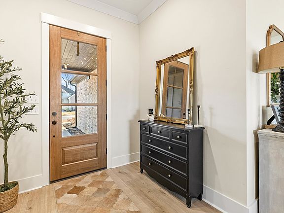 4th image of 1542 Sawtooth Dr