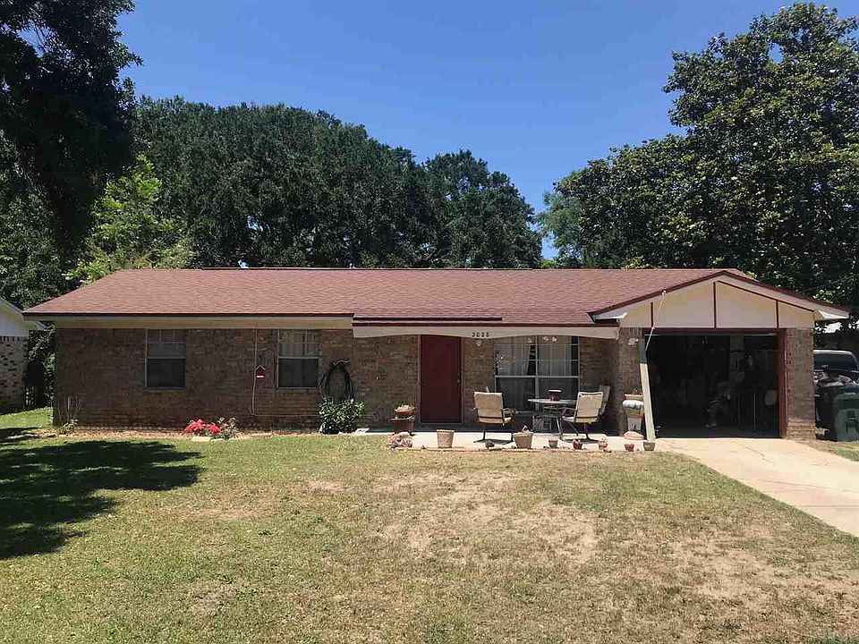 1st image of 2028 Woodbury Dr