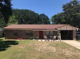 2028 Woodbury Dr, Cantonment, FL 32533