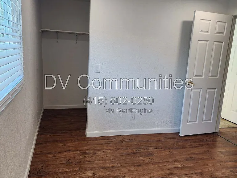 101 N 10th St #13 — Photo 17