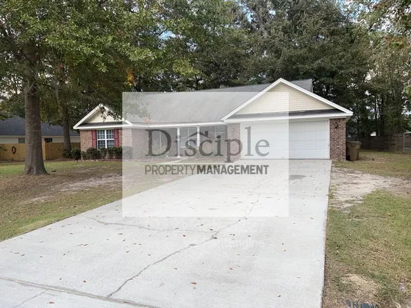 295 Creekside Cir, Ellabell, GA 31308