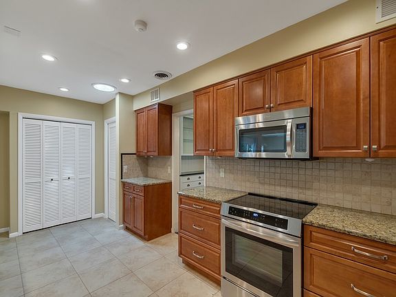 5th image of 2155 Vero Beach Ave