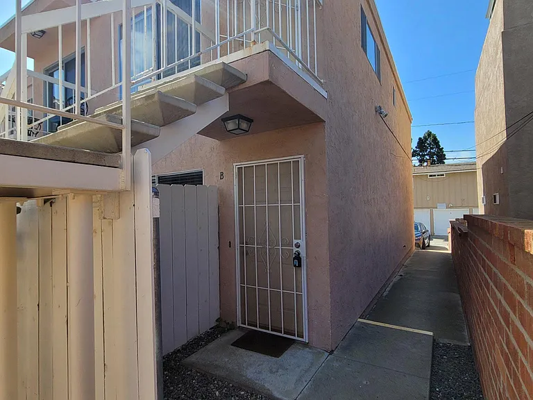 1827 Missouri St #B — Photo 1