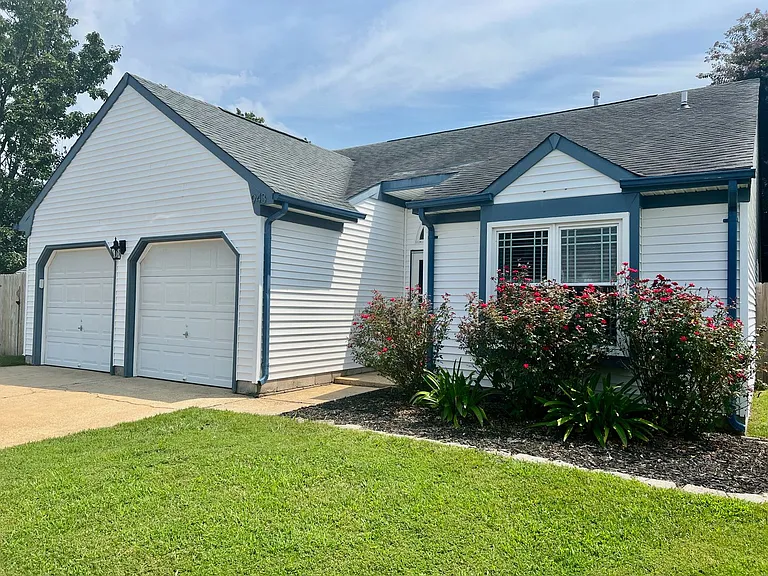 943 Chigwell Rd — Photo 34