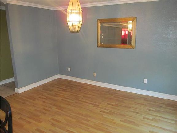 2nd image of 1225 Las Palmas Dr