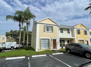 2880 S Belmont Ln, Hollywood, FL 33026