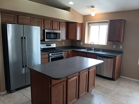4th image of 1011 Blue Sage Rd NE